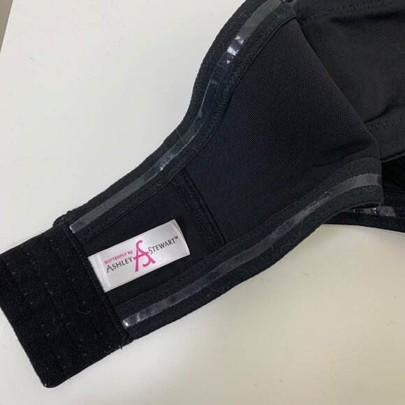 Ashley Stuart Smoothing Plunge Butterfly Bra in Black - Size 38D - Picture 7 of 9